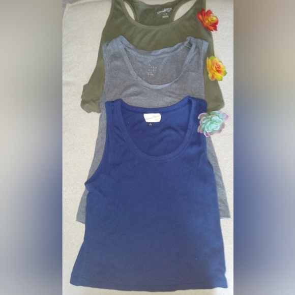 Universal Thread Tops - Bundle Of Three Women's Tank Tops, Universal Thread, Size Large